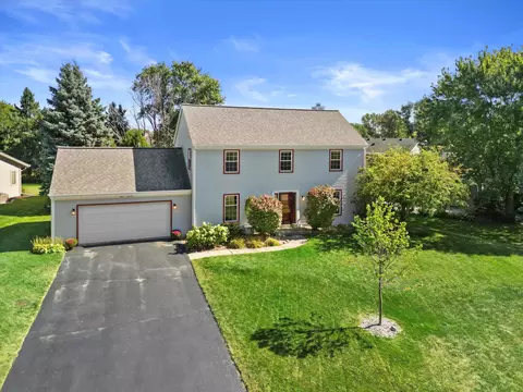 w225n2516 Alderwood, Waukesha, WI 53186