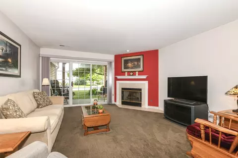 n16w26583 Wild Oats #C, Pewaukee, WI 53072