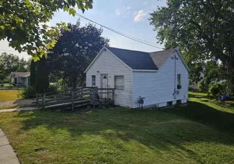 651 E Decker, Viroqua, WI 54665