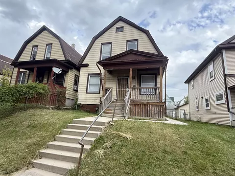 3350 N 9th, Milwaukee, WI 53206
