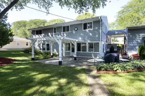 1037 Windsor, Waukesha, WI 53186