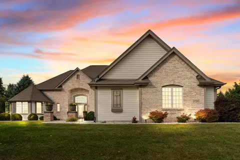 3790 Raptor, Colgate, WI 53017