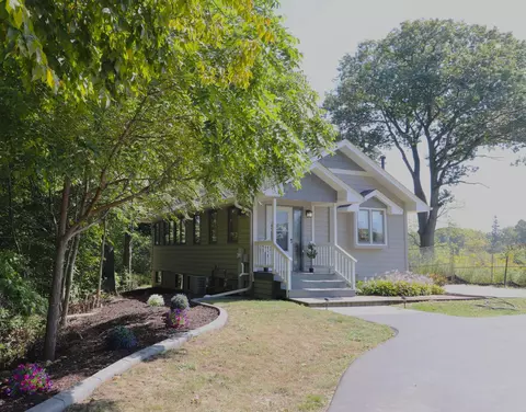 604 Waters Edge, Racine, WI 53402