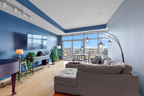 106 W Seeboth #702, Milwaukee, WI 53204