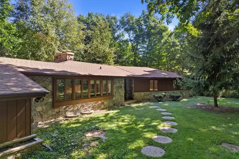 320 Douglas, Cedarburg, WI 53012