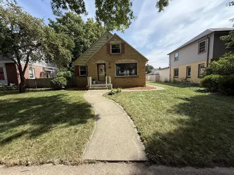2956 N 77th, Milwaukee, WI 53222