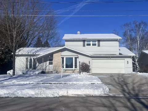 3912 Wildwood, Manitowoc, WI 54220