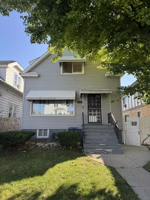 2670 S 13th #2670-A, Milwaukee, WI 53215
