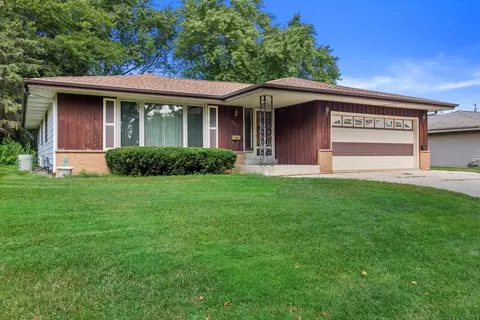 2254 W W Brg, Milwaukee, WI 53221