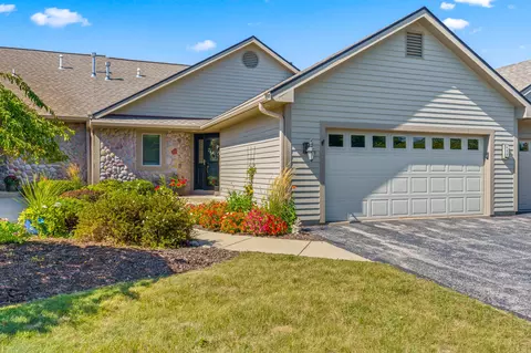 459 Sunset #2, Hartland, WI 53029