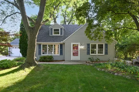 1140 Garvens, Brookfield, WI 53005