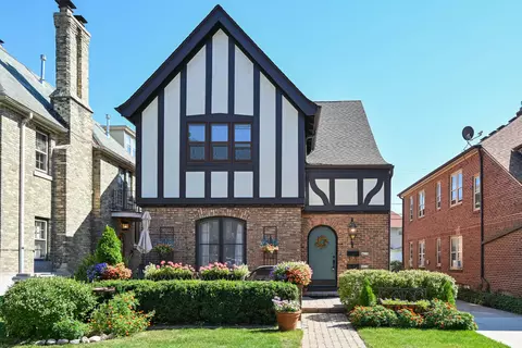 4216 N Farwell #4218, Shorewood, WI 53211