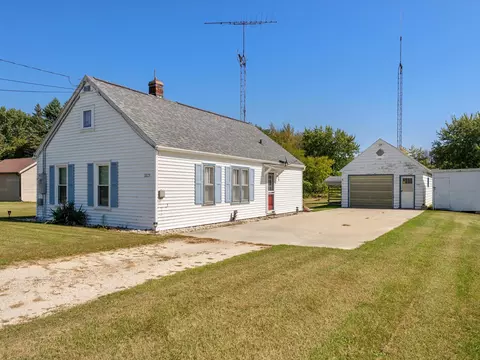 3217 S 15th, Manitowoc, WI 54220