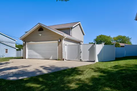 5674 S 14th, Milwaukee, WI 53221