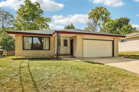 837 S 88th, West Allis, WI 53214