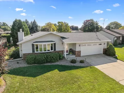 657 Woodview, Sheboygan Falls, WI 53085