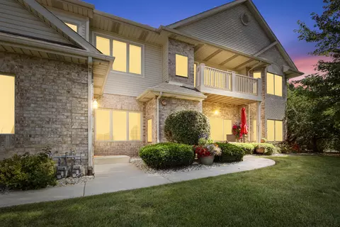 1517 Summerset #83, Mount Pleasant, WI 53406