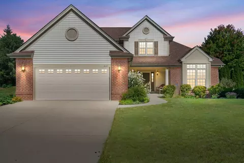 3770 E Stargrass, Oak Creek, WI 53154