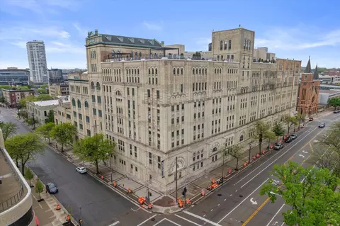 270 E Highland #1031, Milwaukee, WI 53202
