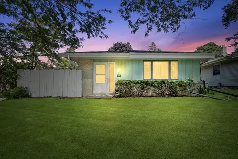 9070 W Cold Spg, Greenfield, WI 53228