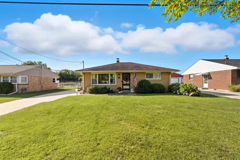 5811 W Allerton, Greenfield, WI 53220