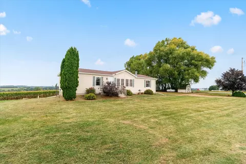 s5695 Nottingham Road, Jefferson, WI 54665