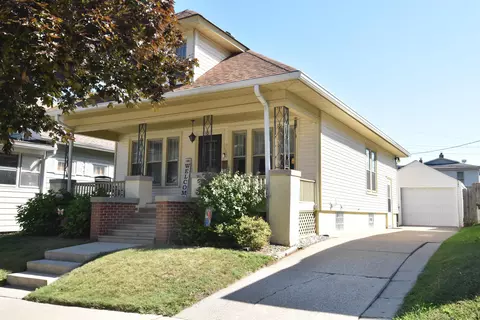 601 Blaine, Racine, WI 53405