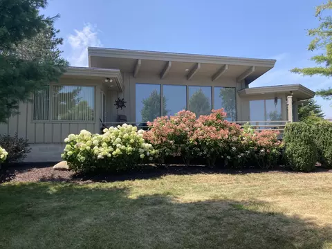 7064 Sauk Trail Bch, Cedar Grove, WI 53013