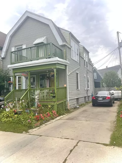 2045 W Becher, Milwaukee, WI 53215