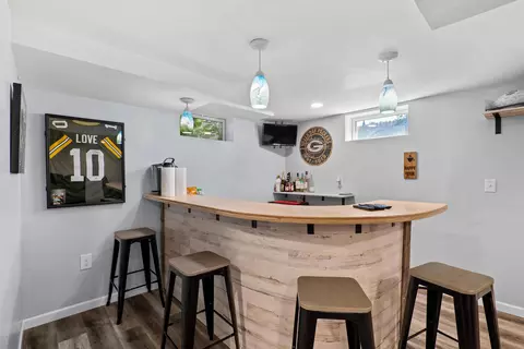 1082 Western, Green Bay, WI 54303