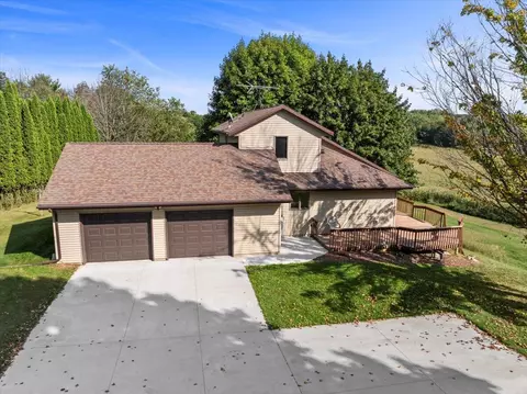 11215 Spring Lk, Meeme, WI 53042
