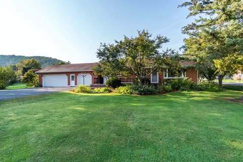 w4945 Harvest Lane, Shelby, WI 54601