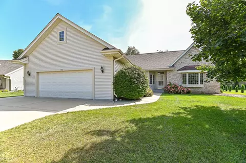 1101 Niagara, Oconomowoc, WI 53066