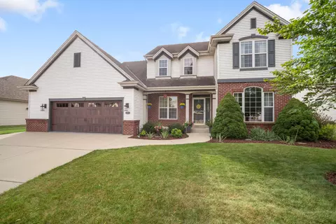 3835 Valley Crk, Waukesha, WI 53189