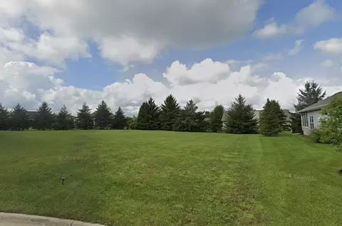 511 Woodlawn #F, Williams Bay, WI 53191