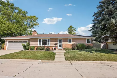 8526 W Hayes, West Allis, WI 53227