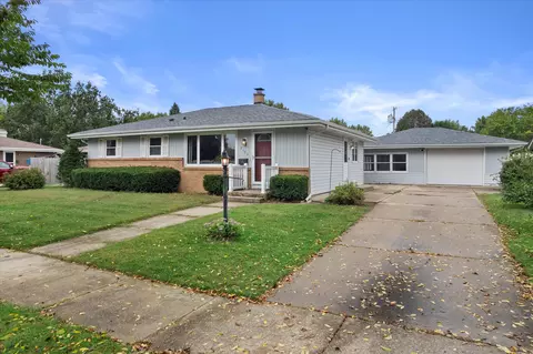 2106 Crestview, Janesville, WI 53546