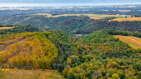 000 Niesen, Greenfield, WI 54623