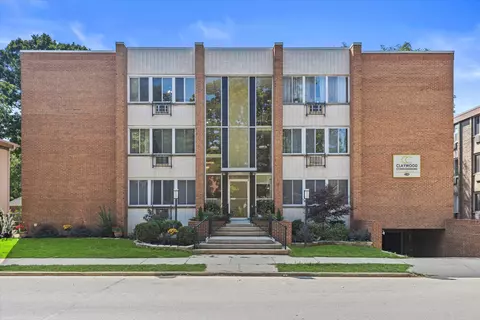 825 E Henry Clay #302, Whitefish Bay, WI 53217