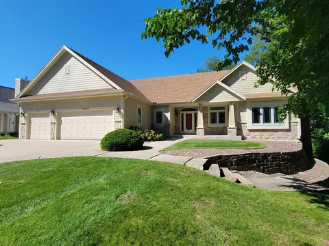 s66w16256 Chestnut Rdg, Muskego, WI 53150