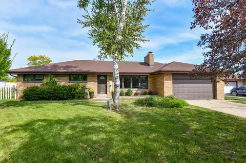 2237 Crestview, Wauwatosa, WI 53226