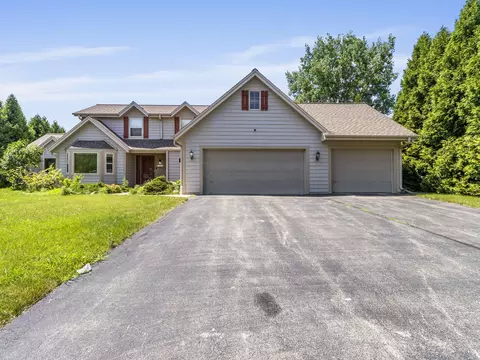 1255 Apple Tree, Brookfield, WI 53005