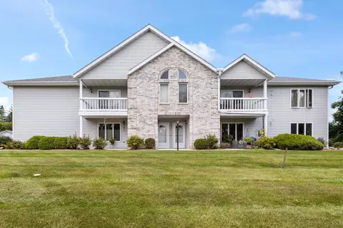 1711 Wildlife #C, Kewaskum, WI 53040