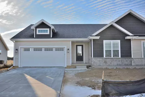 1007 Elderberry, Oconomowoc, WI 53066
