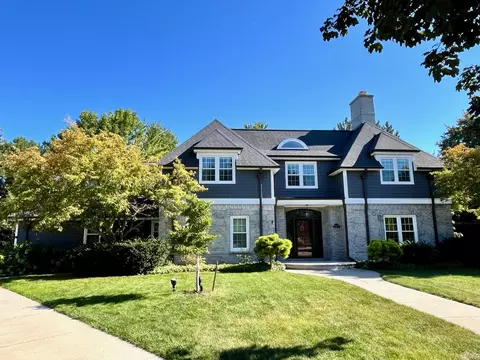 w73n526 Cider Ml, Cedarburg, WI 53012