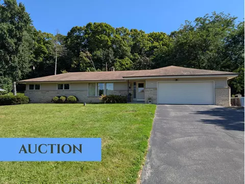 4612 S S Shr, Polk, WI 53086