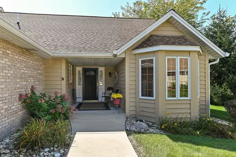 947 Spyglass, Waterford, WI 53185