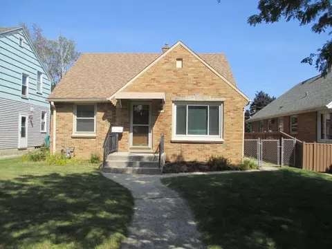 3306 W Poe, Milwaukee, WI 53215