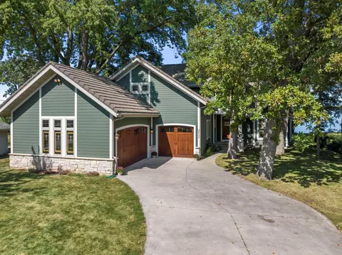 w5237 Bechaud Beach Drive, Fond Du Lac, WI 54935