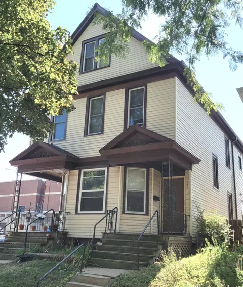 731 E Russell, Milwaukee, WI 53207